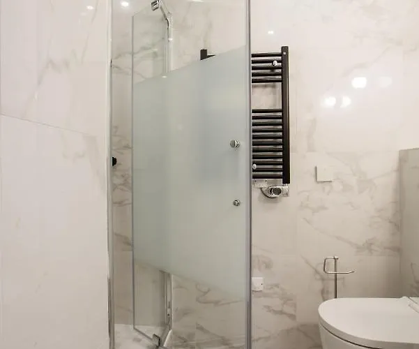 Apartment Sartre : Au Coeur De La Rive Gauche, Neuf, Design, 2/4 Personnes *